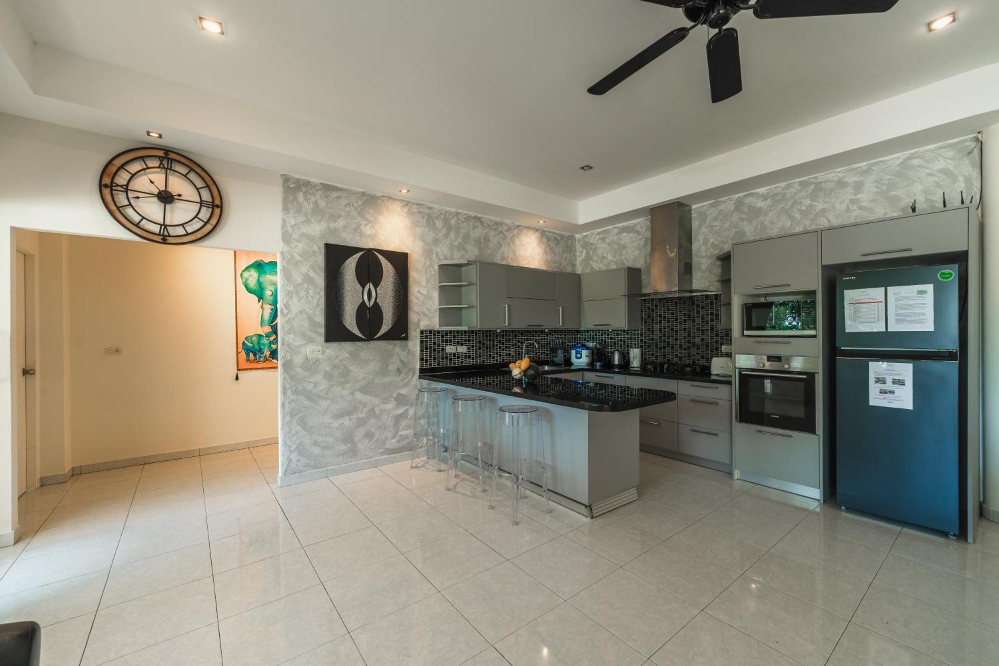 Grand 5Br Pool Villa Sea La Vie Rawai Exterior photo