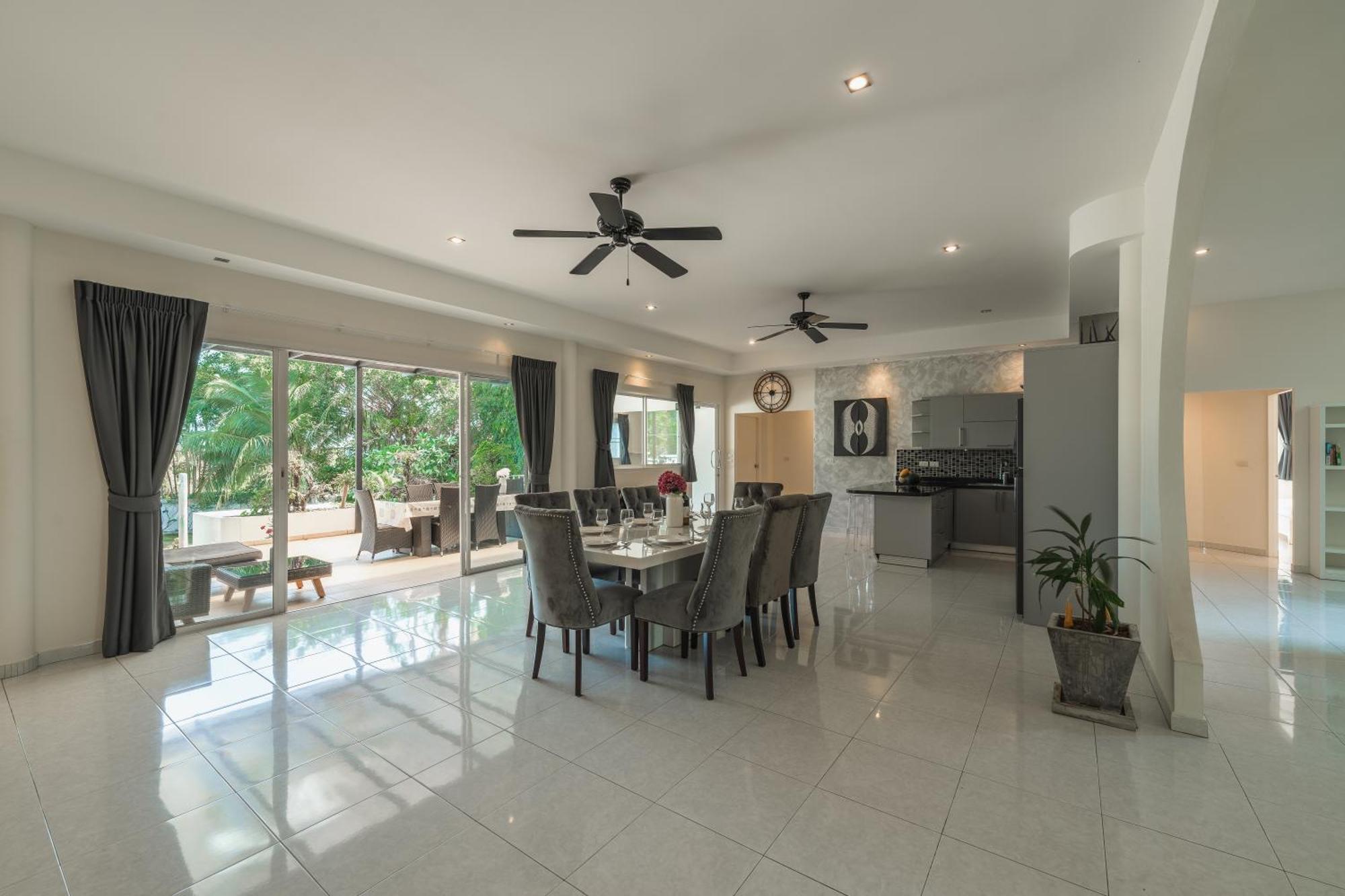 Grand 5Br Pool Villa Sea La Vie Rawai Exterior photo