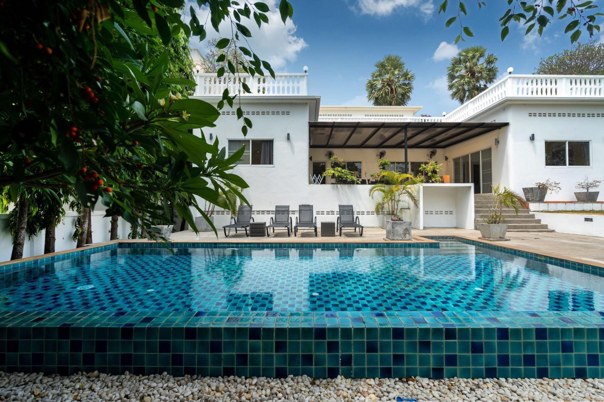 Grand 5Br Pool Villa Sea La Vie Rawai Exterior photo